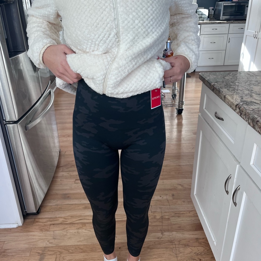 black/camo spanx leggings
